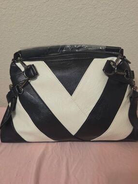 Chic Black & White Chevron Satchel Handbag w/ Crossbody Strap